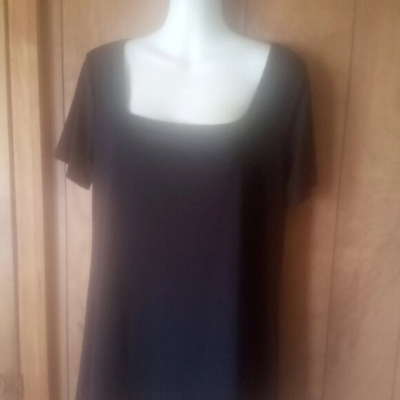 Heimish USA Women's Black Short Sleeve Pullover Top Size S - Picture 3 of 4